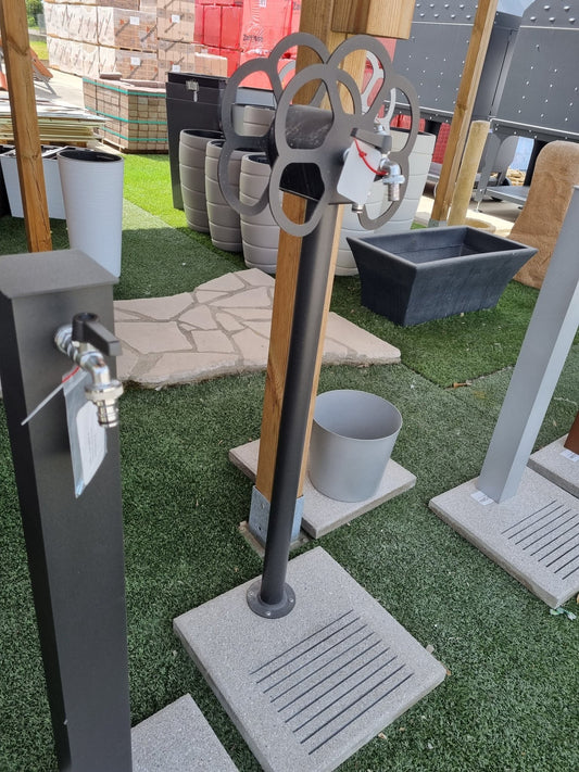 FONTANA SRF CON BASAMENTO E PORTAGOMMA